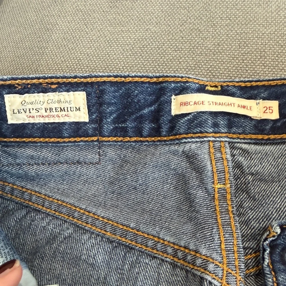 Levi's Ribcage Ankle Straight - Size 25 - Picture 3 of 5